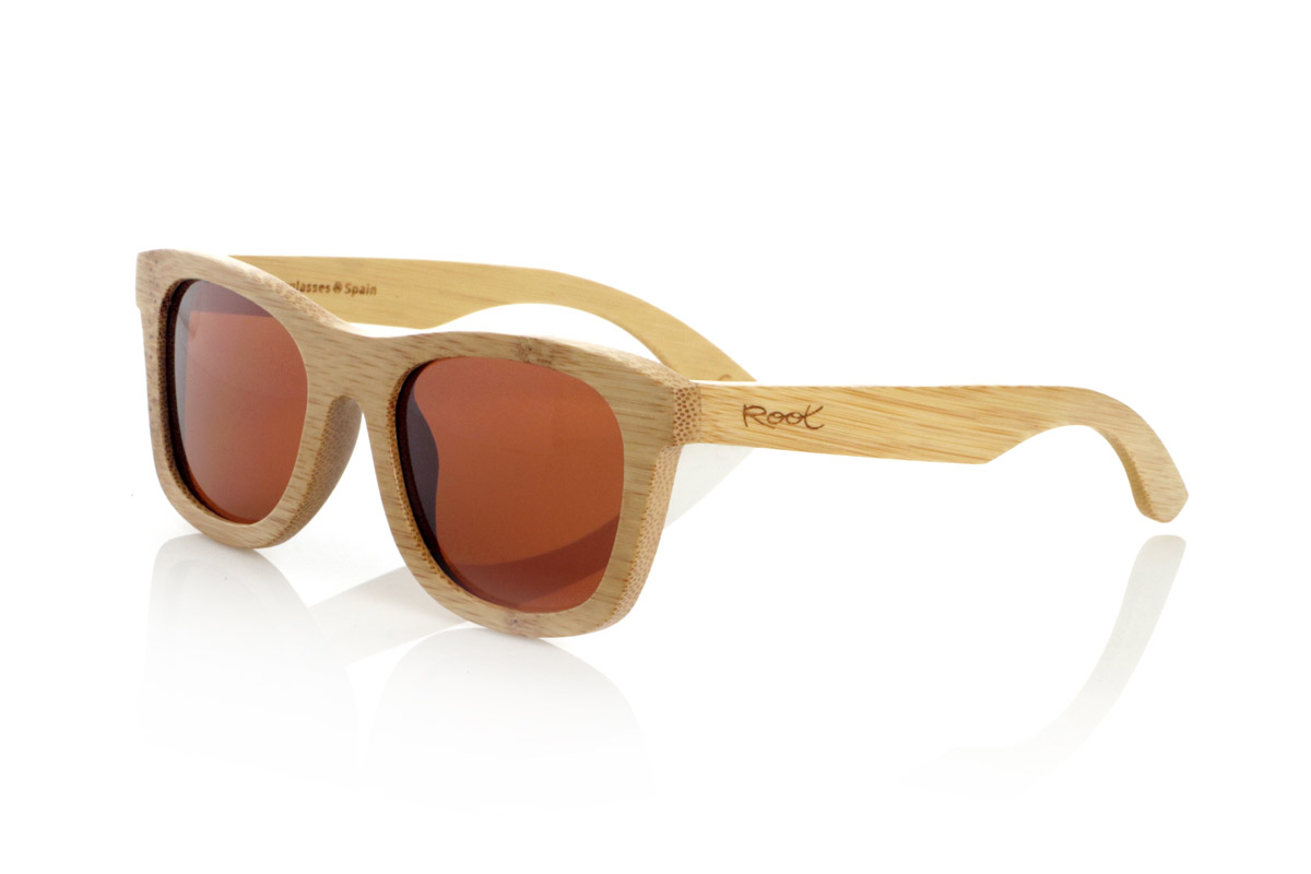 Wood eyewear of Bamboo SIRIA. SIRIA wooden sunglasses are made from natural solid bamboo, highlighting its organic structure and the characteristic texture of this sustainable material. Its square and robust design balances aesthetics and functionality, with a finish that enhances the natural grain of the bamboo.

The frame provides comfort and strength, while the polarized lenses offer complete protection against UV rays and reduce glare, improving visual clarity. A versatile and timeless model that maintains the essence of wooden glasses with a balanced and natural design.

Dimensions: 150x52 mm
Caliber: 54 for Wholesale & Retail | Root Sunglasses® 