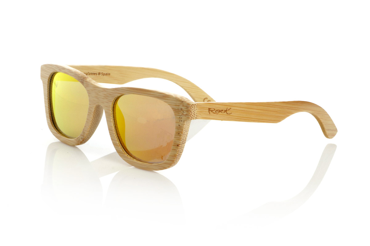 Wood eyewear of Bamboo SIRIA. SIRIA wooden sunglasses are made from natural solid bamboo, highlighting its organic structure and the characteristic texture of this sustainable material. Its square and robust design balances aesthetics and functionality, with a finish that enhances the natural grain of the bamboo.

The frame provides comfort and strength, while the polarized lenses offer complete protection against UV rays and reduce glare, improving visual clarity. A versatile and timeless model that maintains the essence of wooden glasses with a balanced and natural design.

Dimensions: 150x52 mm
Caliber: 54 for Wholesale & Retail | Root Sunglasses® 